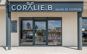 mairie de muret commerces coralieb vitrine